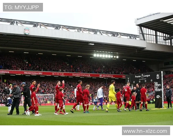 足总杯激战:利物浦补时绝杀AC米兰全场沸腾瞬间回顾与分析