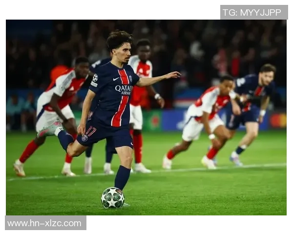 意甲激战：多特蒙德与巴黎圣日耳曼战成平局帽子戏法引发争议判罚